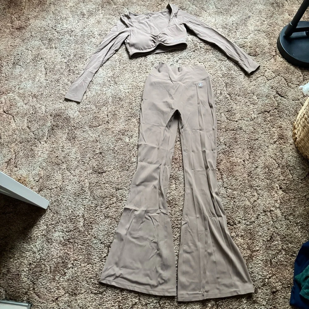 Allure the Brand Brown Flare Pants & matching top both size M - Picture 7 of 10